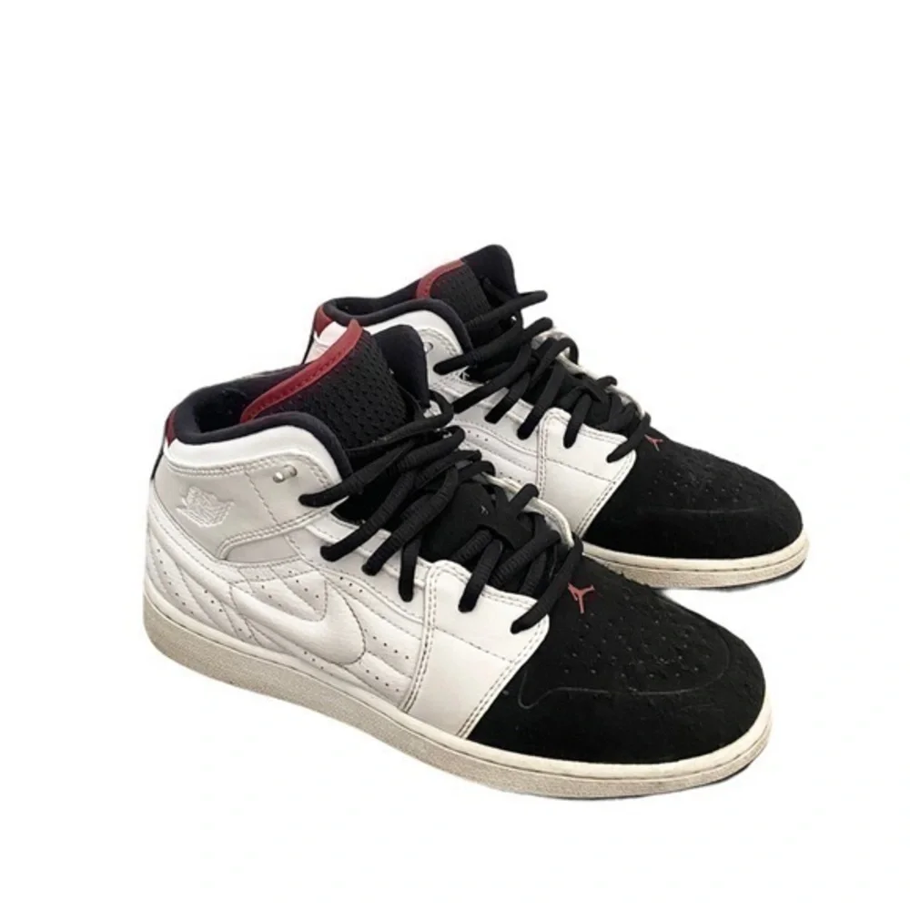Nike Air‎ Jordan Retro ‘99 Youth High Top White & Black Sneakers